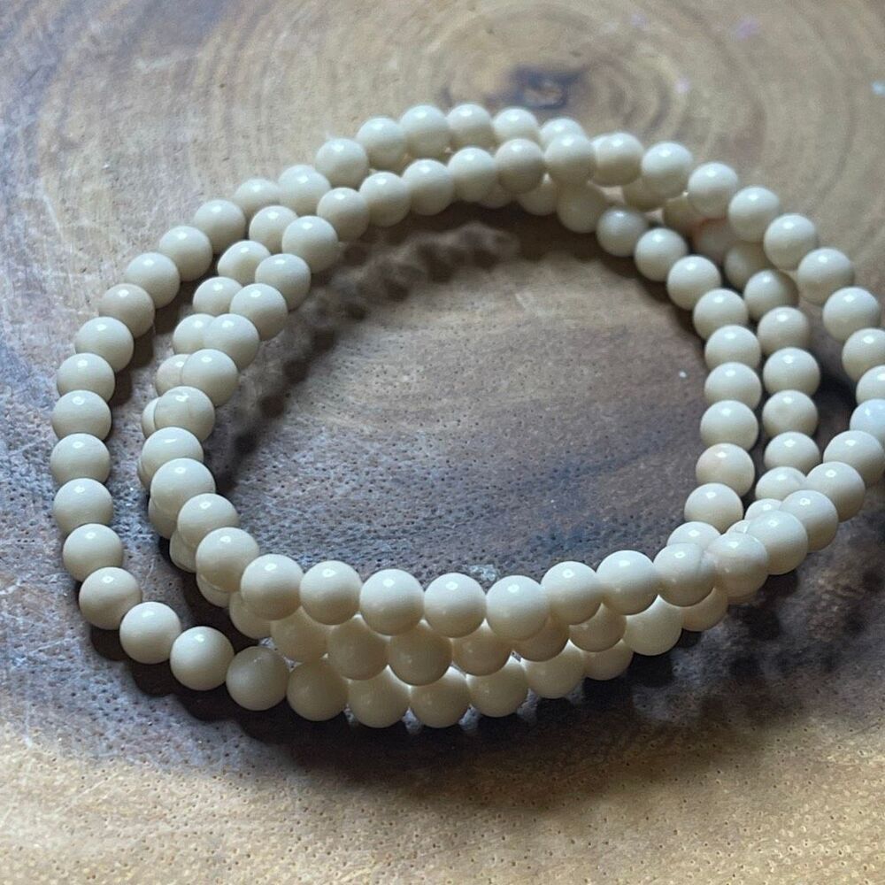 Tridacna shell NEW Crystal stretch bracelet one 7” 5mm beaded beads giant clam